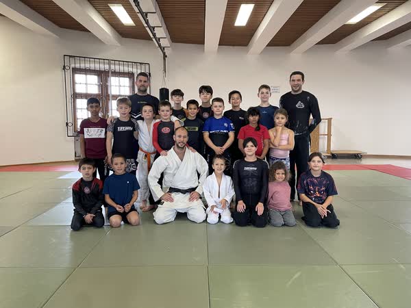 The camp group after a grappling session