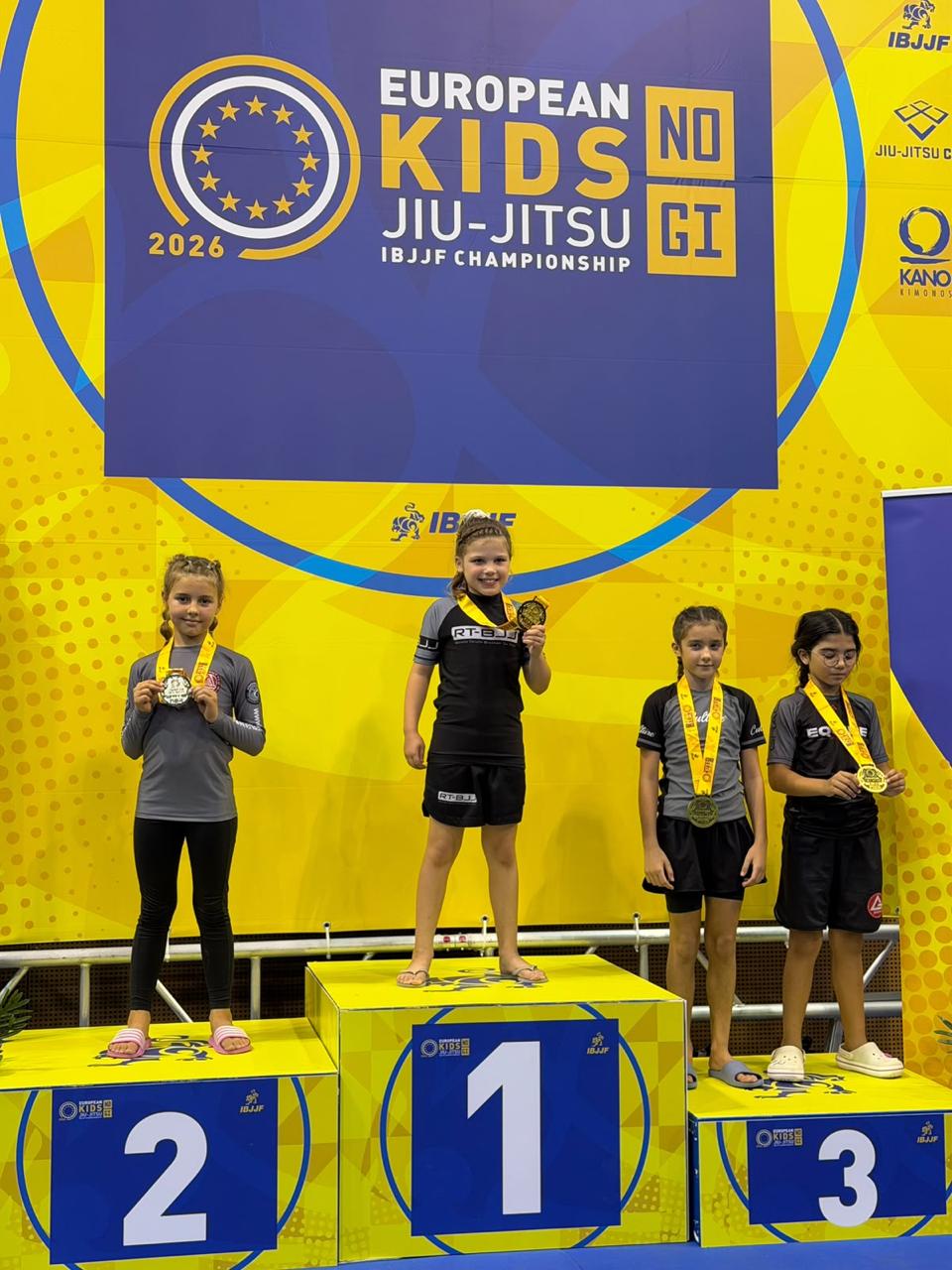 Yeva op het podium van de Lisbon Open 2026, met zilver