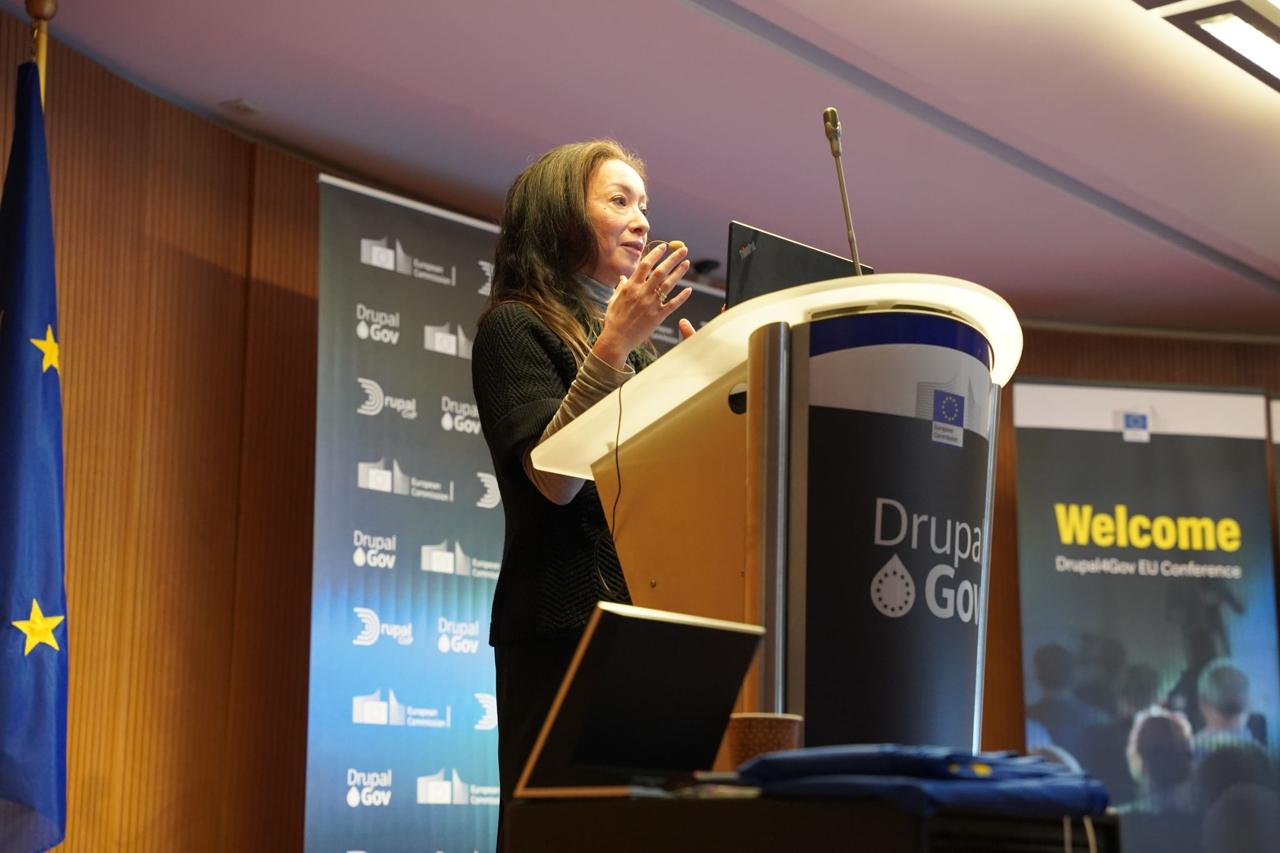 Keynote speaker at the Welcome Drupal4Gov EU Conference podium